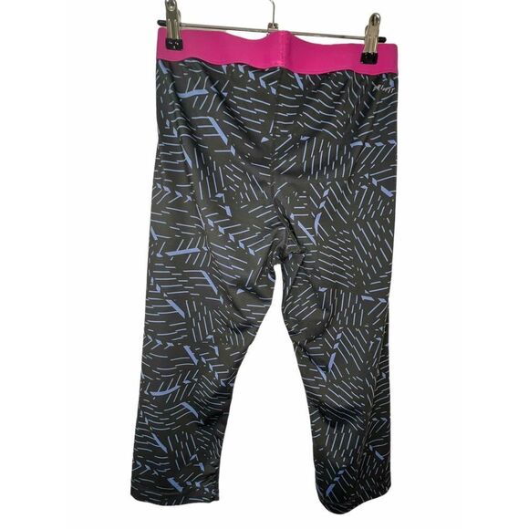 Nike Dri-Fit Lightweight Athletic Patterned Capris - Picture 4 of 4